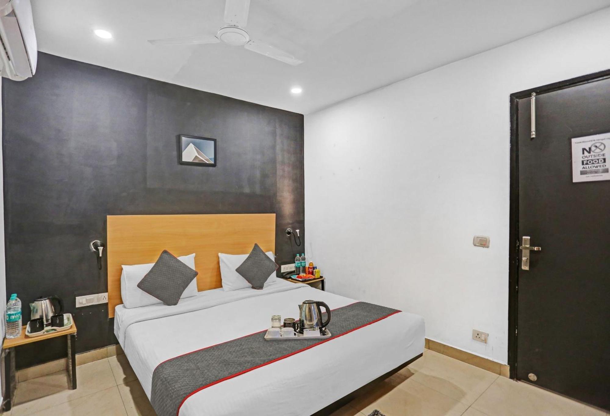 Townhouse Nangal Raya Pankha Road Hotel Ню Делхи Екстериор снимка